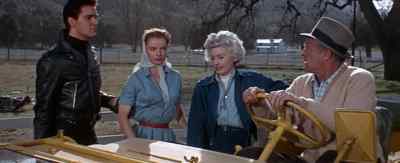 I'll give you a hand. - Roustabout