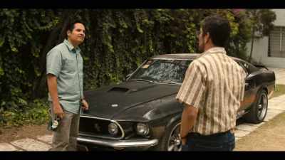 I'll give you a thousand. - Narcos: Mexico