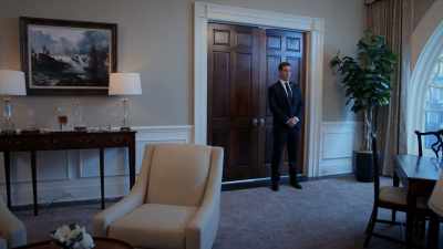 I'll give you another
30 minutes. [Sighs] - Tyler Perry's The Oval