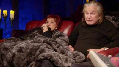 I'll give that four or three,
two, well. It's a three. - The Osbournes Want to Believe