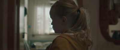 - I'll go outside.
- OK. - The Innocents