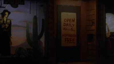 - I'll go with you!
- I'll only be a second! - Tourist Trap