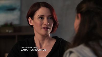 - I'll heat it up.
- Thanks. - Supergirl
