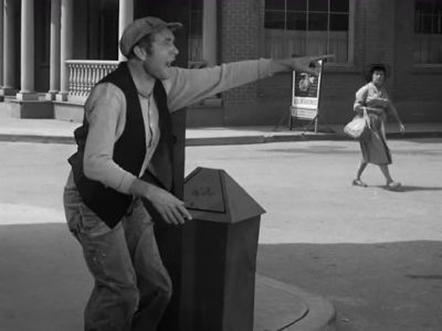 I'LL HELP YOU, MA'AM.
I'LL HELP YOU! - The Andy Griffith Show