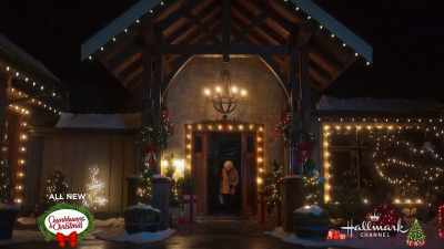      ...I'll just give you
       the outside tour. - Five Star Christmas