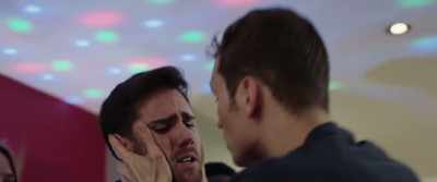 - I'll kill him, you Fuck.
- Mate, mate, - In from the Side