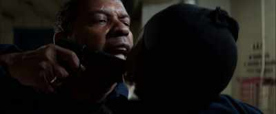 I'll kill you. What do you see?
Tell me. Give me a right answer. - The Equalizer 2