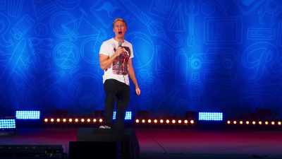 I'll often open up the sock drawer - Russell Howard: Recalibrate