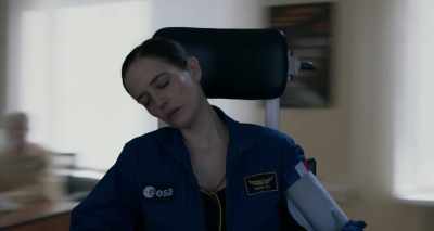 I'll put a clean dressing on
but you need to be careful. - Proxima