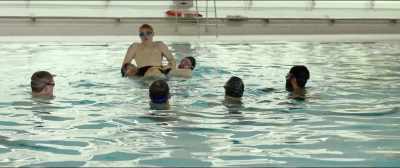 I'll shave your balls - Swimming with Men