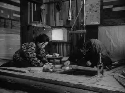 I'll sift the sand. - Woman in the Dunes