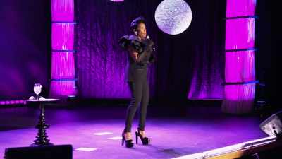 "I'll sit here
and watch the heat going down." - Sommore: Queen Chandelier