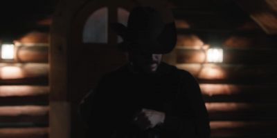 - I'll take care of this. - Yellowstone