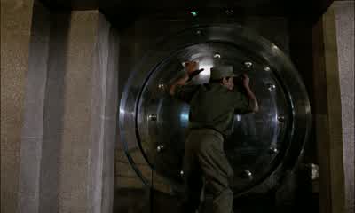 We're trapped! - Goldfinger