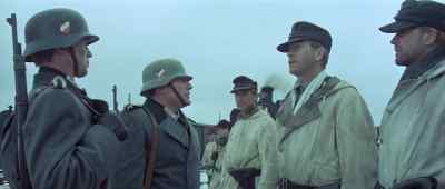 - I'LL TAKE THE PRISONER NOW.
- PRISONER ? - The Eagle Has Landed