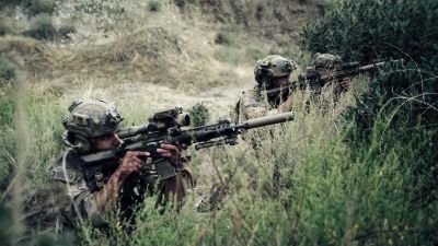 I'll take the right.
You go left, Brock. - SEAL Team