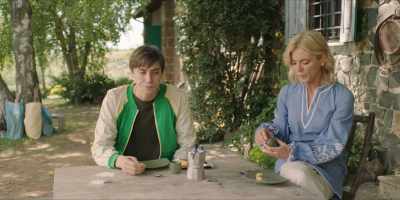 I'll tell you later.
We're going for a walk. - Signora Volpe