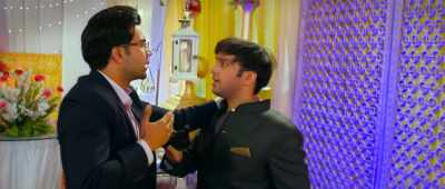 I'll tell you.
- What will you tell me? - Shaadi Mein Zaroor Aana