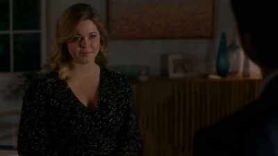 I'll treat you to a coffee - Pretty Little Liars: The Perfectionists