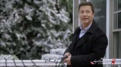 I'll, uh, put a few of these
lights back. - Reunited at Christmas