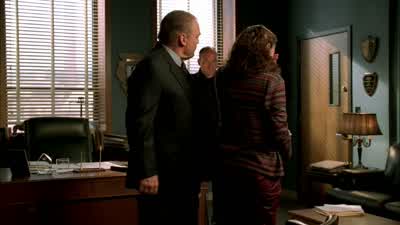 I'll walk you to your car. - Prison Break