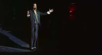 Illuminating, enlightening, - Cabaret Maxime