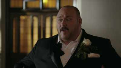 I'm 6'3", 275 pounds,
you know, when I'm in shape. - Loudermilk