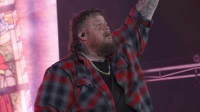 ♪♪ I'm a ♪♪
ALL: ♪♪ Lost cause ♪♪ - Jelly Roll: Save Me