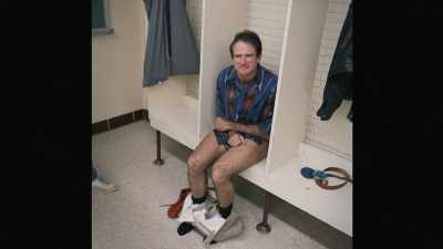 ♪ I'm a fool to do
your dirty work ♪ - Robin Williams: Come Inside My Mind