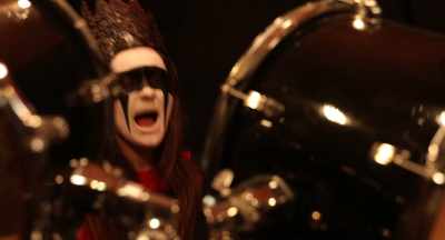 ♪ I'm a hit and run,
I'm a hit and run ♪ - Hellbender