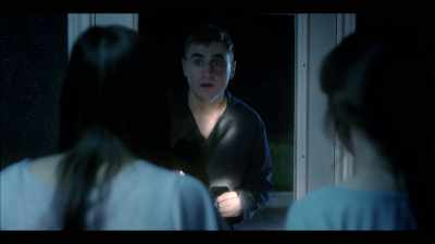 I'm a... neighbor. - Scare Package
