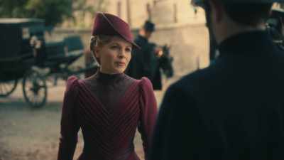I'M A PRIVATE DETECTIVE,
I WORK FOR INSPECTOR WELLINGTON. - Miss Scarlet and the Duke