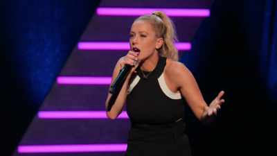 "I'm a queen. She doesn't like my top!" - Iliza Shlesinger: Unveiled