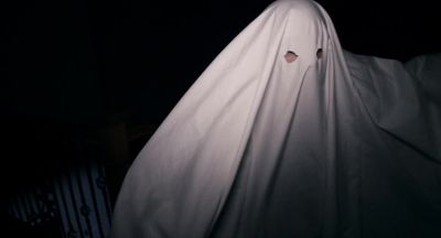 I'm a scary ghost - A Haunted House