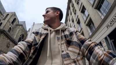 I'm a traditional guy - Love Trip: Paris
