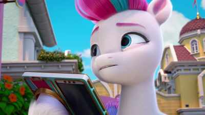 I'm actually helping Sunny
with decorations right now, - My Little Pony: Make Your Mark