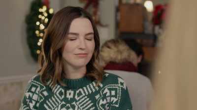 - I'm actually really good at my
              job. - Inn Love by Christmas