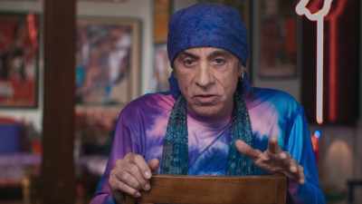 I'm also a bit of a Mob
aficionado, you know? - Stevie Van Zandt: Disciple