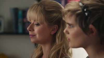 - I'm an elf.
She's a fairy. - The Bureau of Magical Things