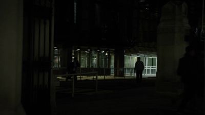 I'm approaching the west side
of the station. - 24
