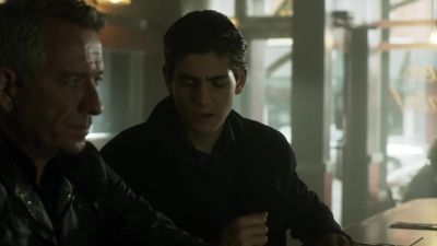 I'm asking as a friend. - Gotham