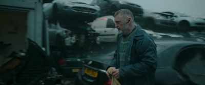 I'm asking you to do me a job. - Luther: The Fallen Sun