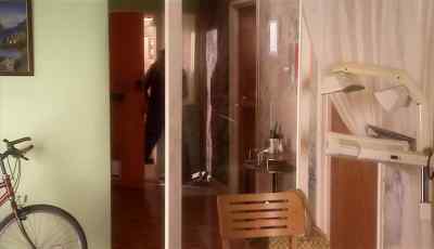 I'm back! Sharine,
she's all upset again. - Doctor Who