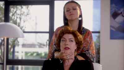 - I'm being manipulated! - Hustle