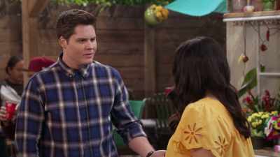 I'm bonding with your dad.
We're chugging brewsteens. - Lopez vs Lopez
