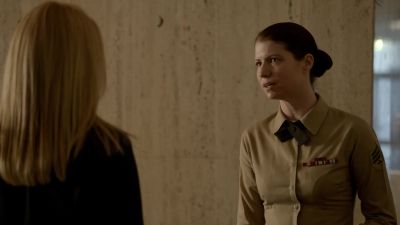 I'm Carrie Mathison.
I need to see the ambassador. - Homeland