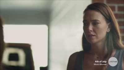 I'm Charlie Saunder's wife. - A Deadly Affair