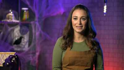 I'm Christina Ramsey,
from Hayden, Idaho, - Halloween Cookie Challenge