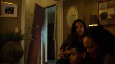 I'm Claire. Are you all right? - Marvel's Luke Cage
