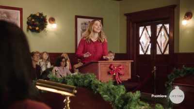 I'm Claire Clayson from
Fortenbury's Bookstore - Christmas Around the Corner